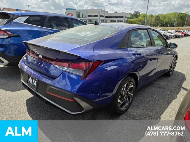 Used 2025 Hyundai Elantra Sport image 10