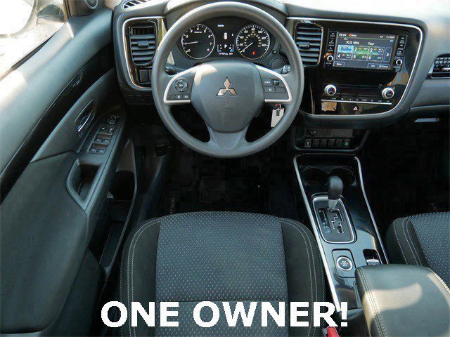 Used 2020 Mitsubishi Outlander ES image 10