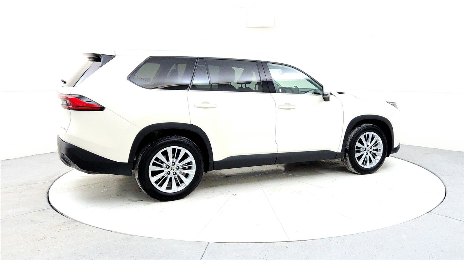 Used 2024 Toyota Grand Highlander Platinum image 6