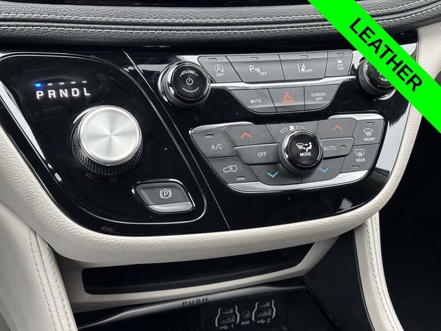 Used 2023 Chrysler Pacifica Limited FWD image 21