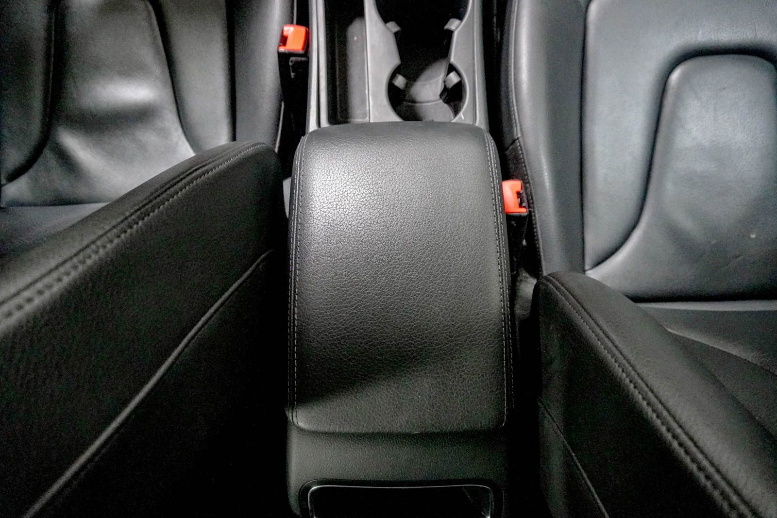 Used 2010 Audi A4 2.0T Premium image 26