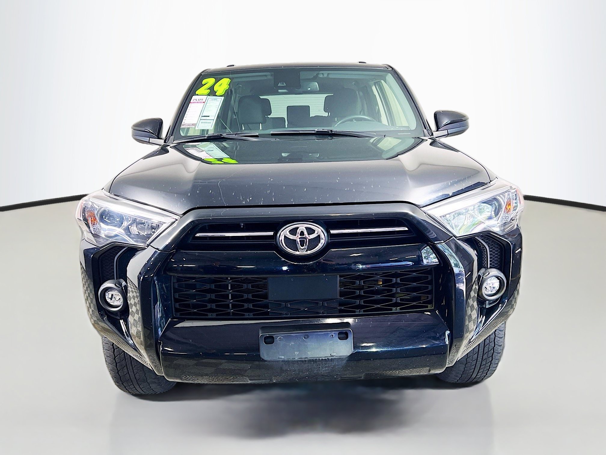 Used 2024 Toyota 4Runner SR5 AWD/4WD image 11