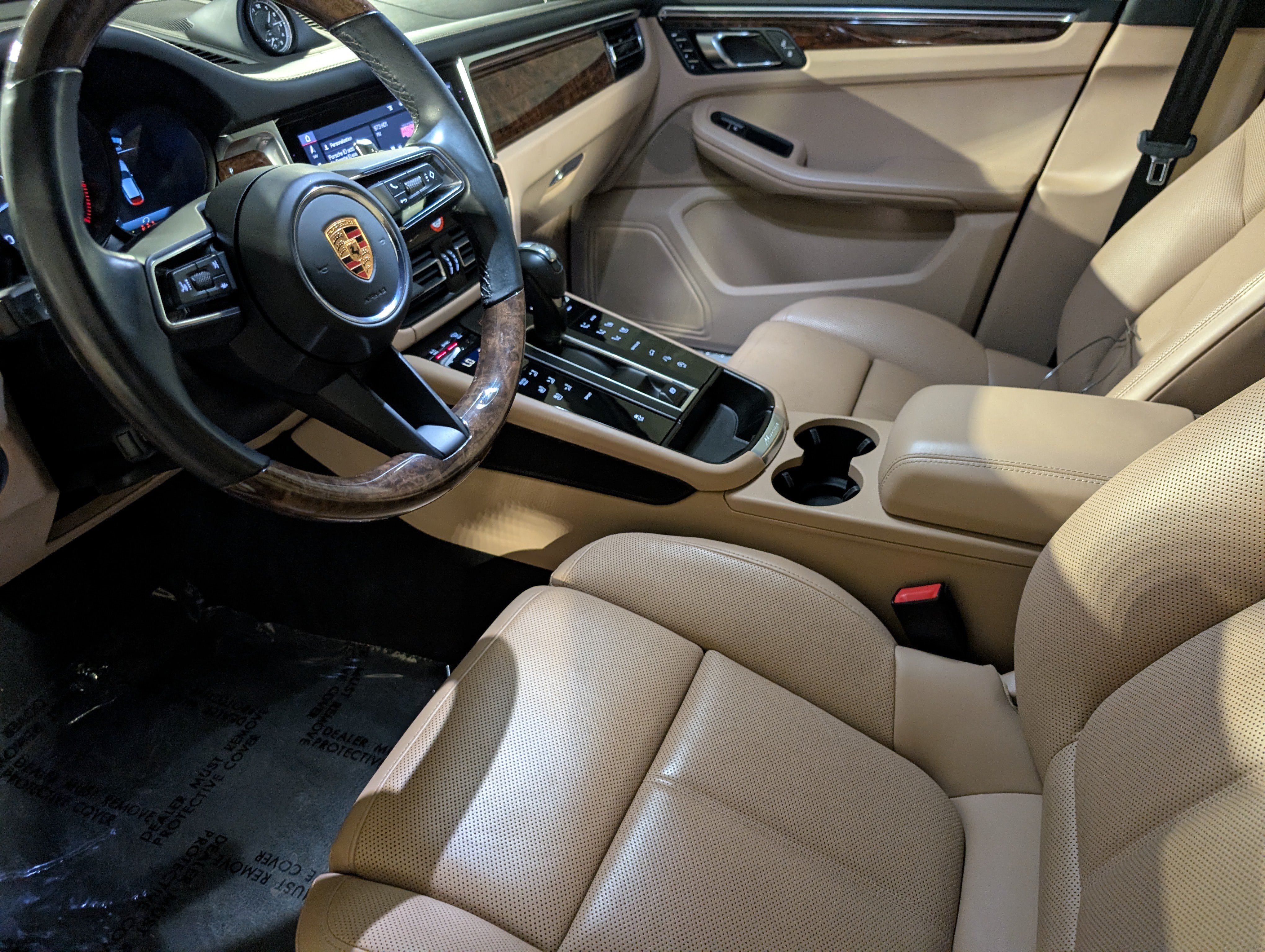 Certified 2023 Porsche Macan AWD/4WD image 5