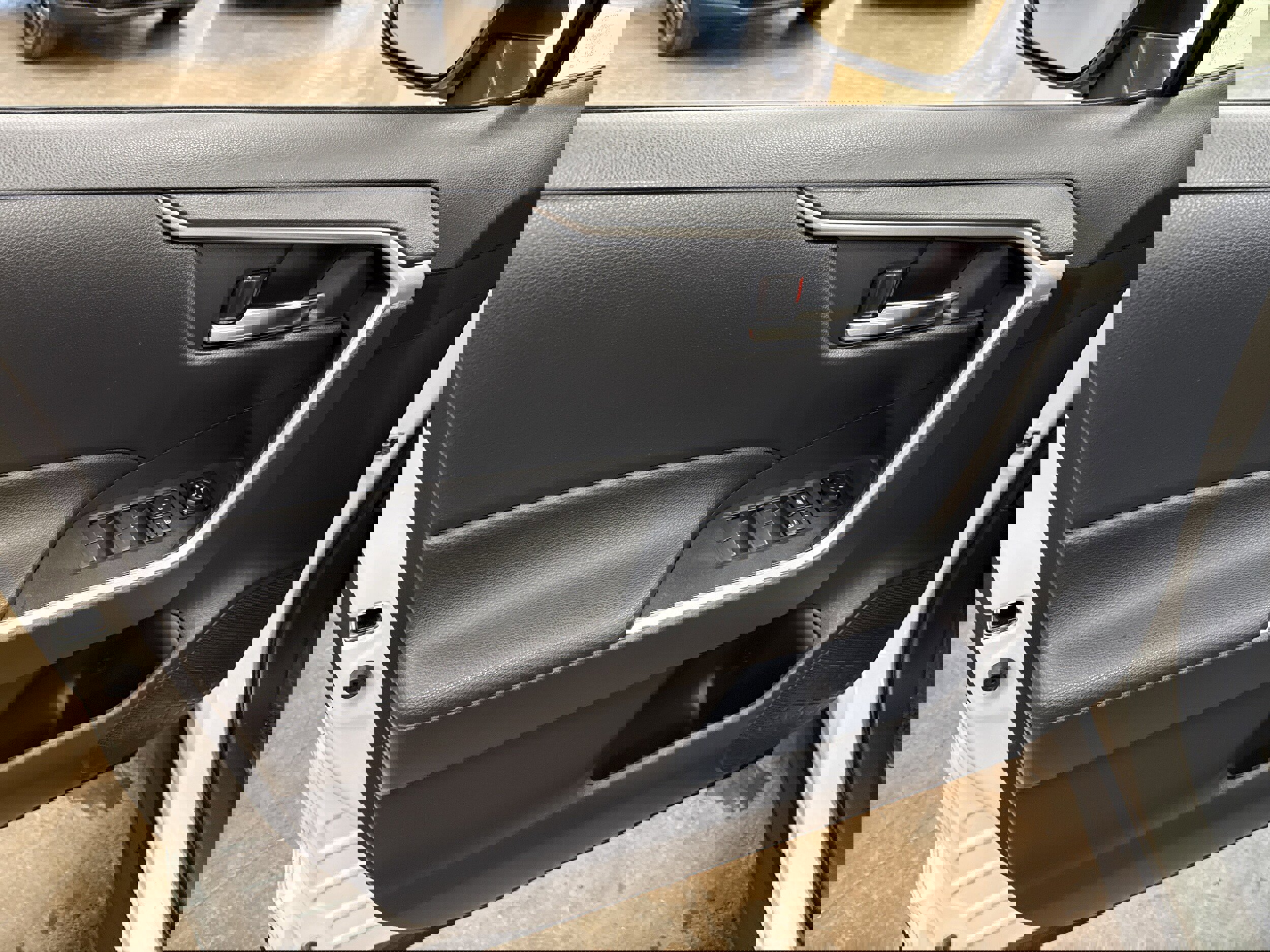 Used 2023 Toyota RAV4 SE w/ Weather & Moonroof Package image 26