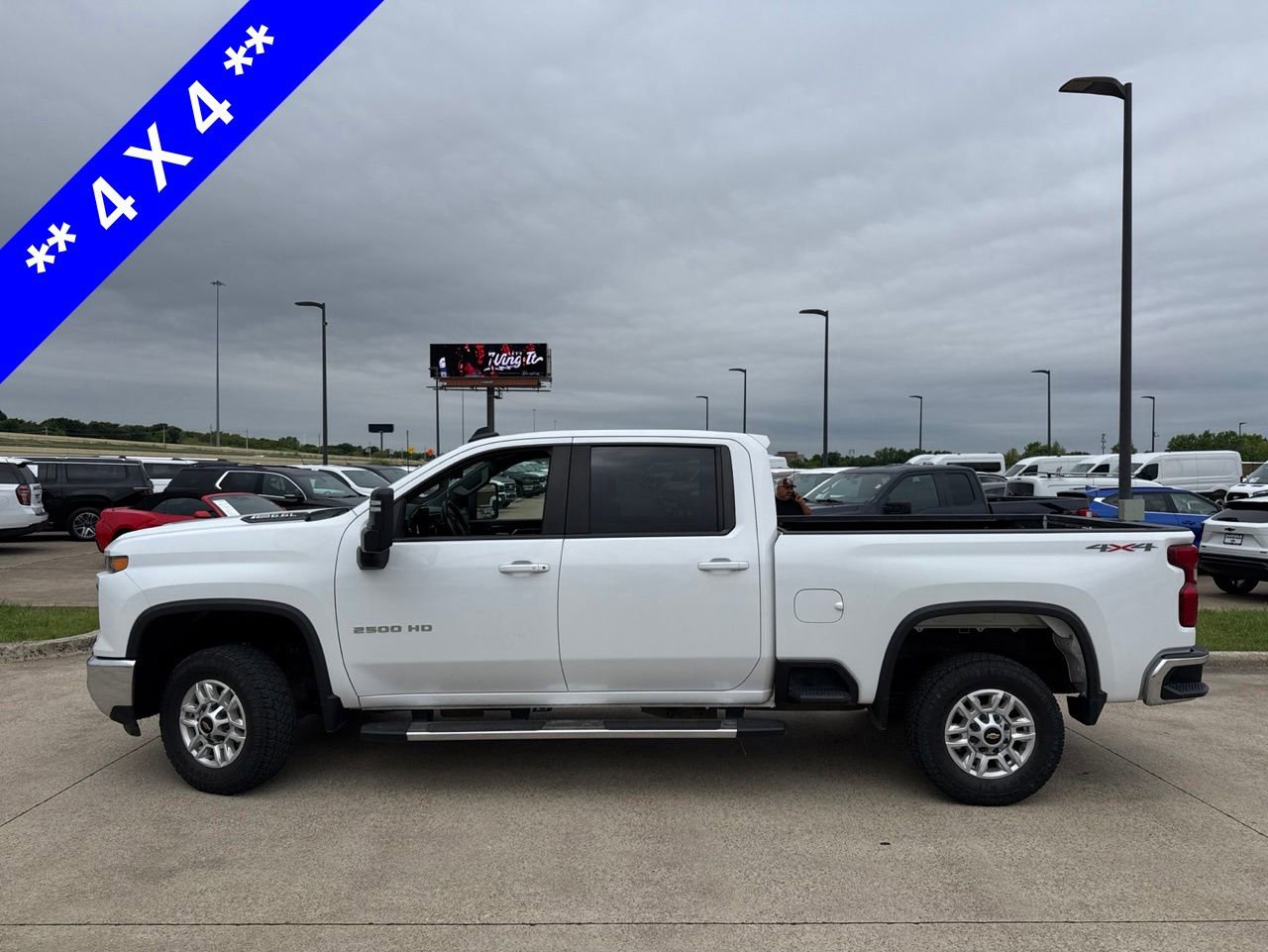 Used 2024 Chevrolet Silverado 2500 LT w/ Convenience Package AWD/4WD image 3