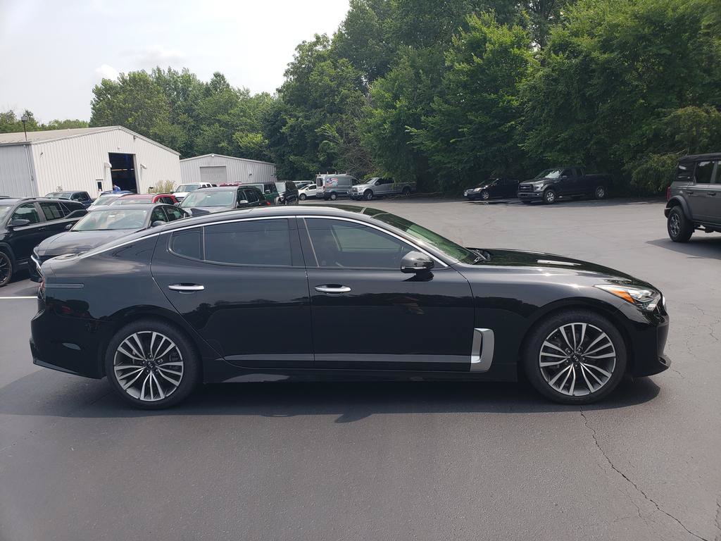 Used 2018 Kia Stinger Premium RWD image 4