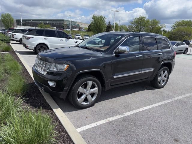 Used 2013 Jeep Grand Cherokee Overland Summit AWD/4WD image 6