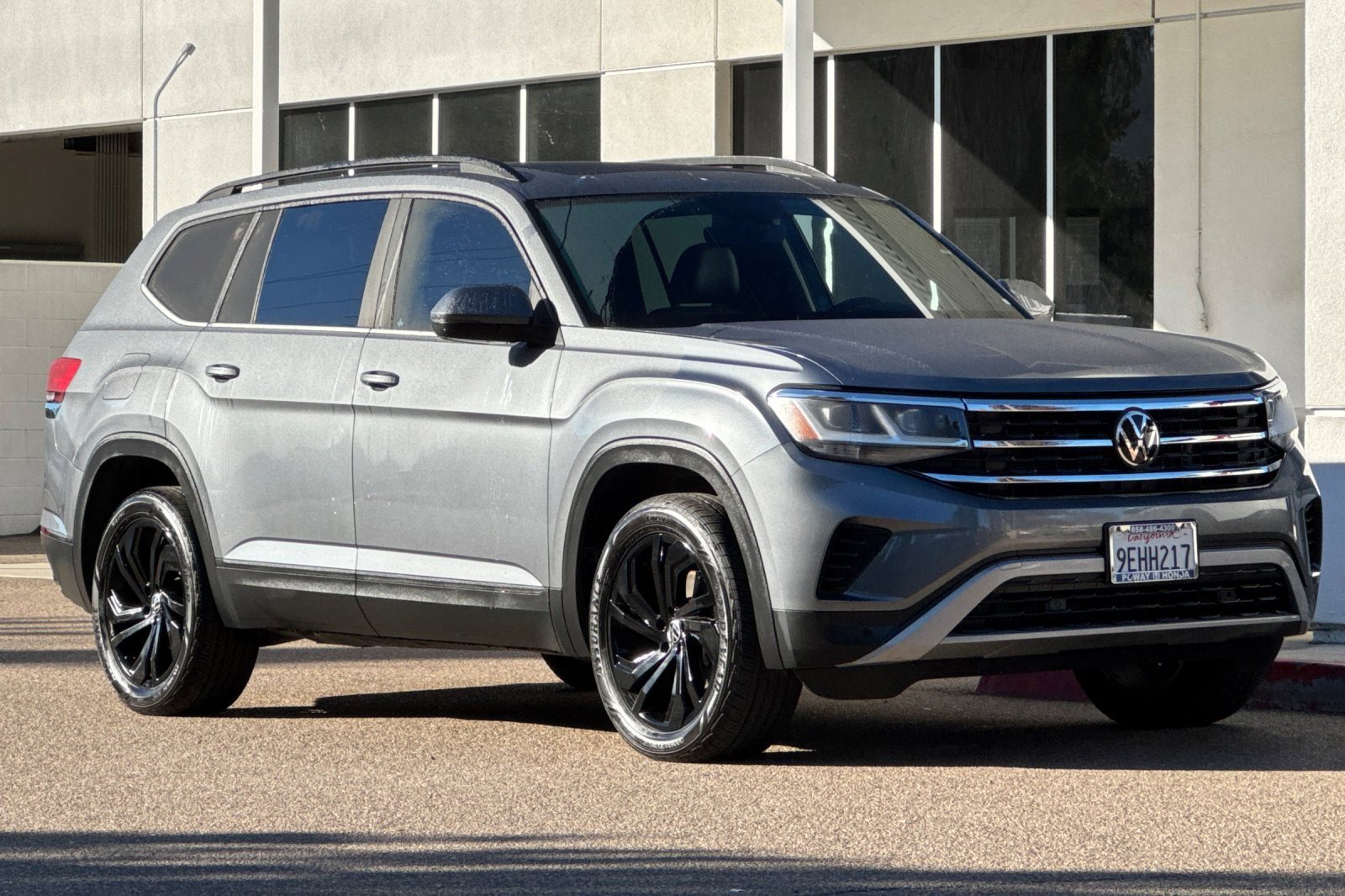 Used 2023 Volkswagen Atlas SE image 6