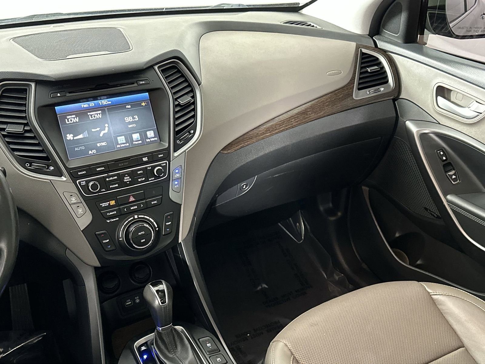 Used 2017 Hyundai Santa Fe Sport image 27