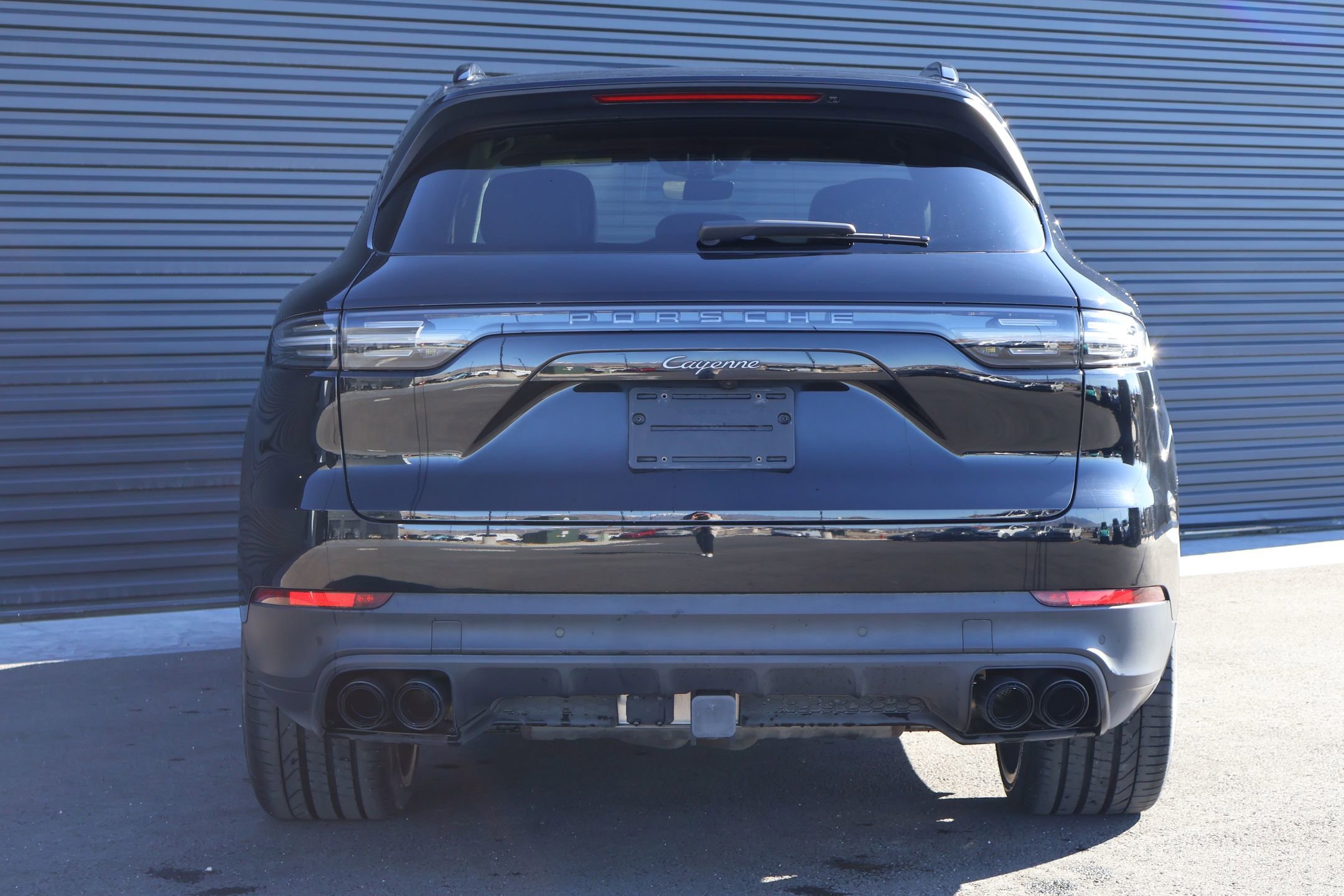 Certified 2023 Porsche Cayenne Platinum Edition image 11