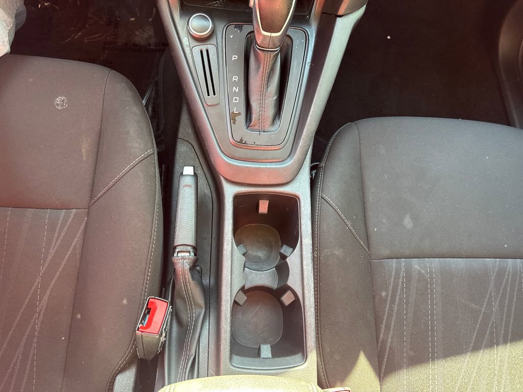 Used 2017 Ford Focus SE FWD image 36