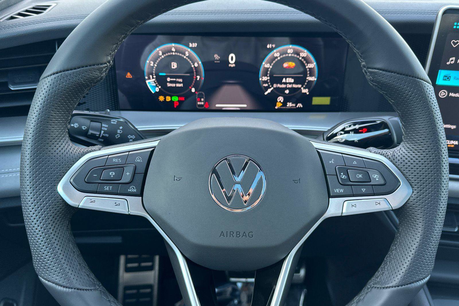 New 2026 Volkswagen Tiguan SE R-Line image 22