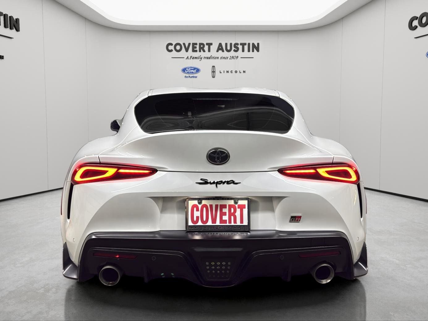 Used 2024 Toyota Supra Premium w/ Driver Assist Package RWD image 4