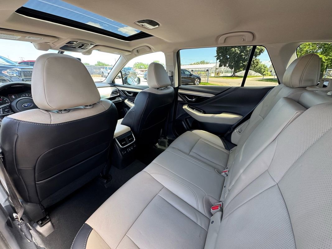 Used 2022 Subaru Outback Limited image 25