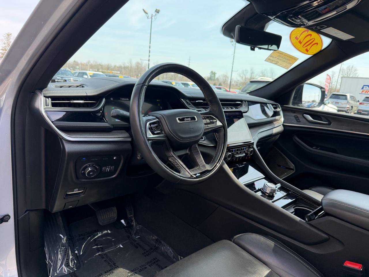 Used 2022 Jeep Grand Cherokee Overland w/ Advanced Protech Group III image 13