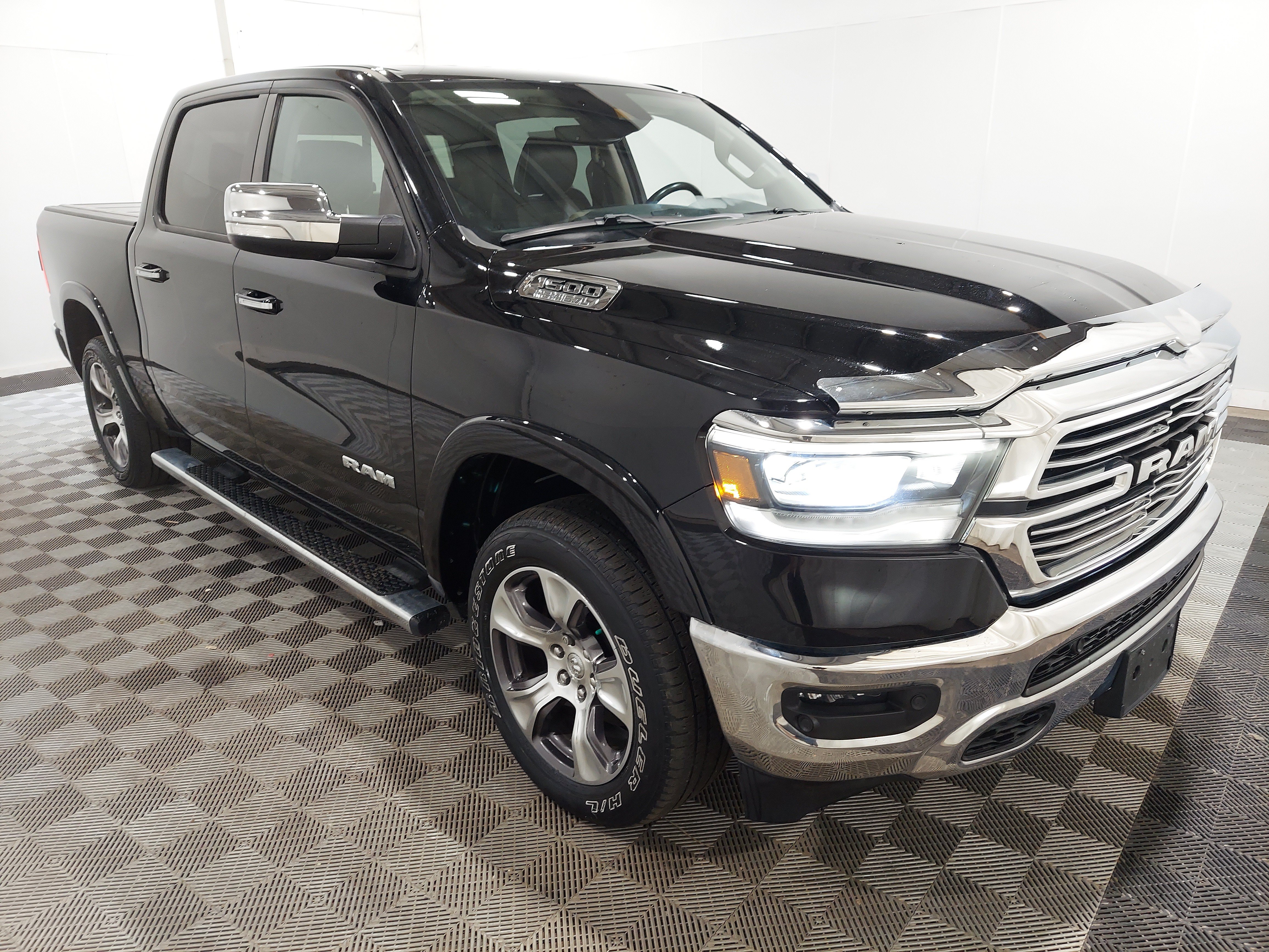 Used 2022 RAM 1500 Laramie AWD/4WD image 4