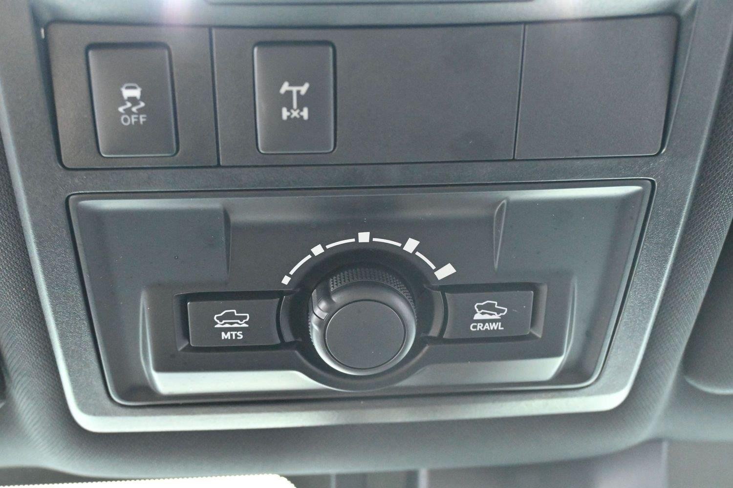 Used 2018 Toyota Tacoma TRD Off-Road AWD/4WD image 26