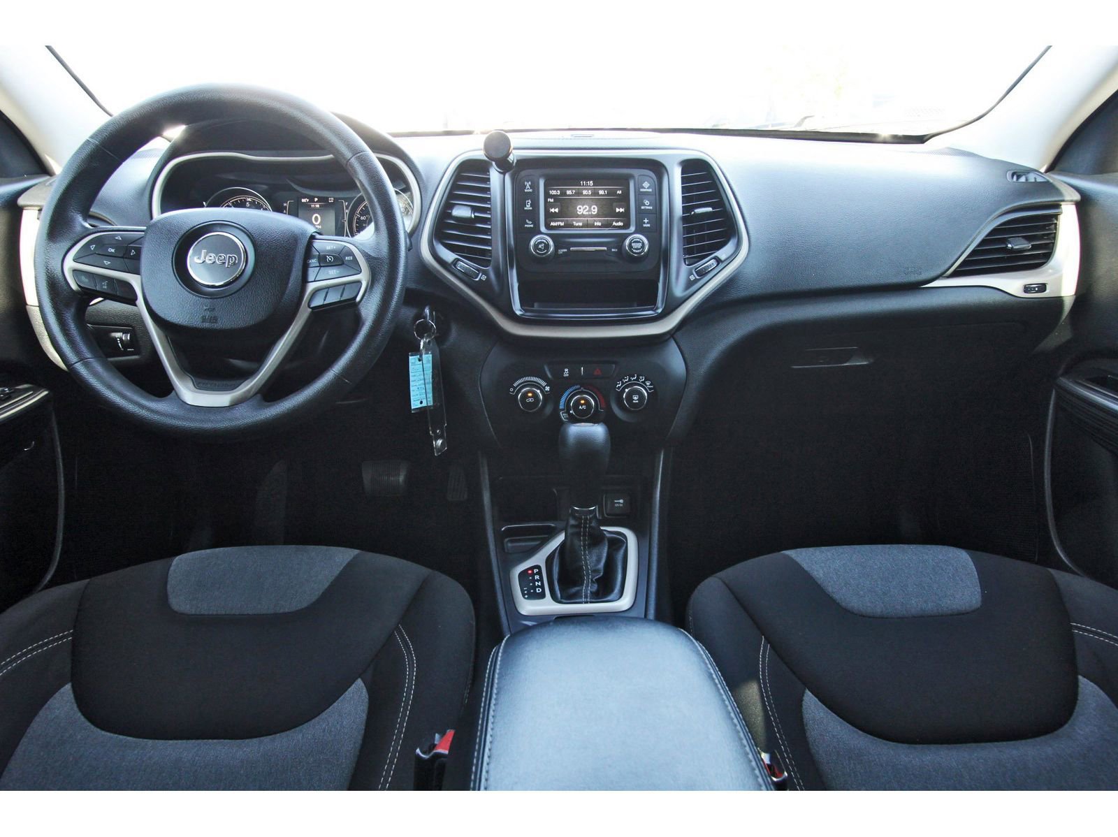 Used 2016 Jeep Cherokee Sport image 12