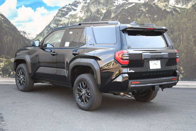 New 2026 Toyota 4Runner SR5 AWD/4WD image 3