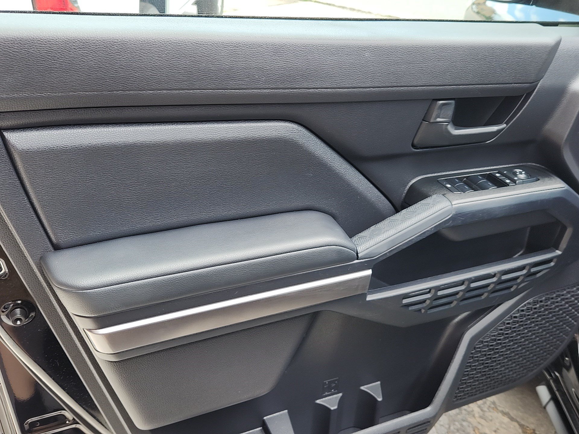 Certified 2025 Toyota 4Runner SR5 AWD/4WD image 10
