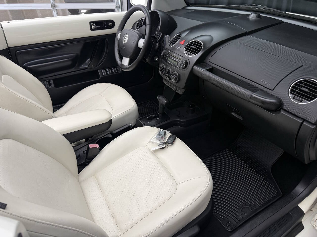 Used 2007 Volkswagen Beetle Triple White Edition FWD image 24