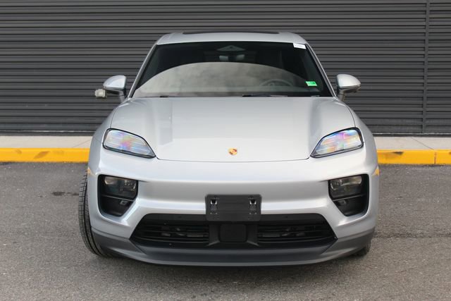 New 2025 Porsche Macan 4S Electric image 11