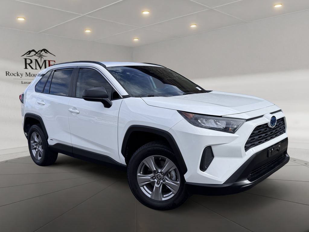 Used 2022 Toyota RAV4 LE AWD/4WD image 1