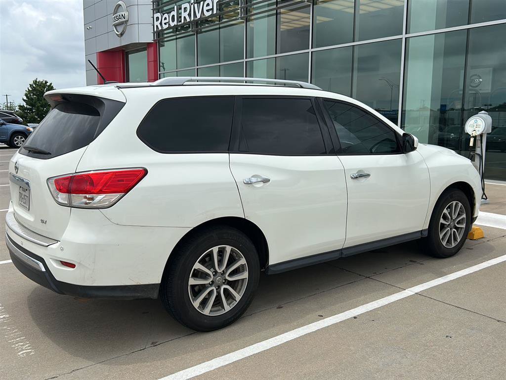 Used 2016 Nissan Pathfinder SV FWD image 14