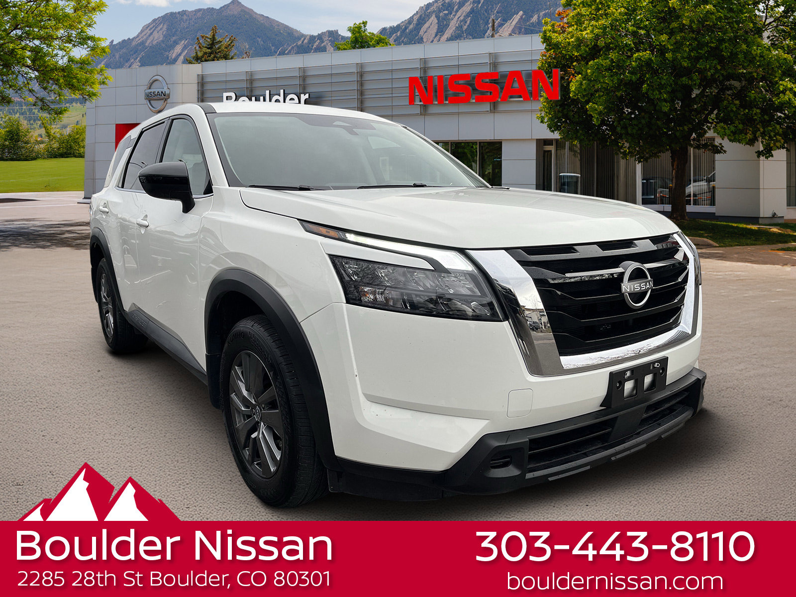 Used 2024 Nissan Pathfinder S image 1
