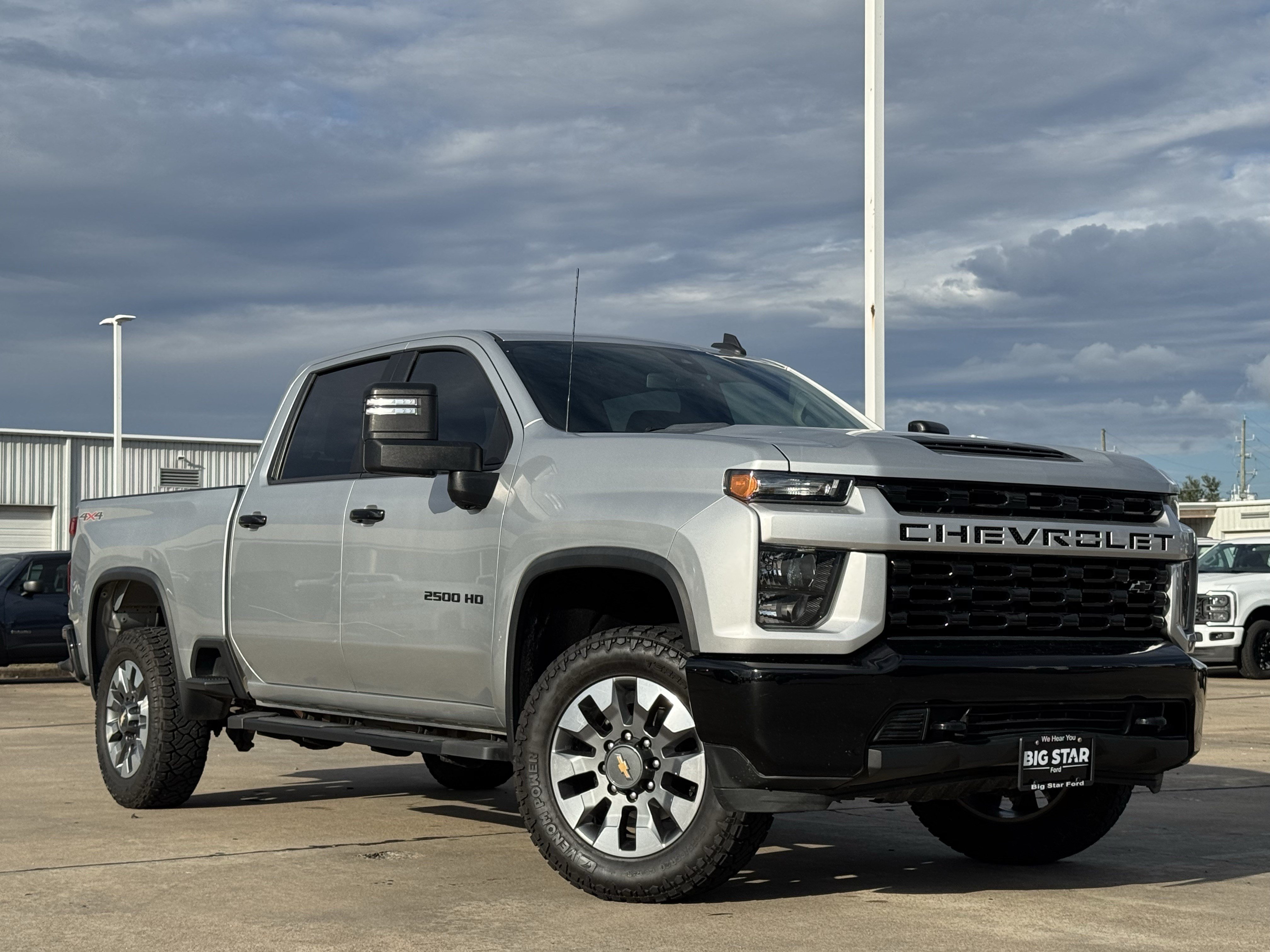 Used 2022 Chevrolet Silverado 2500 Custom w/ Custom Value Package AWD/4WD image 2