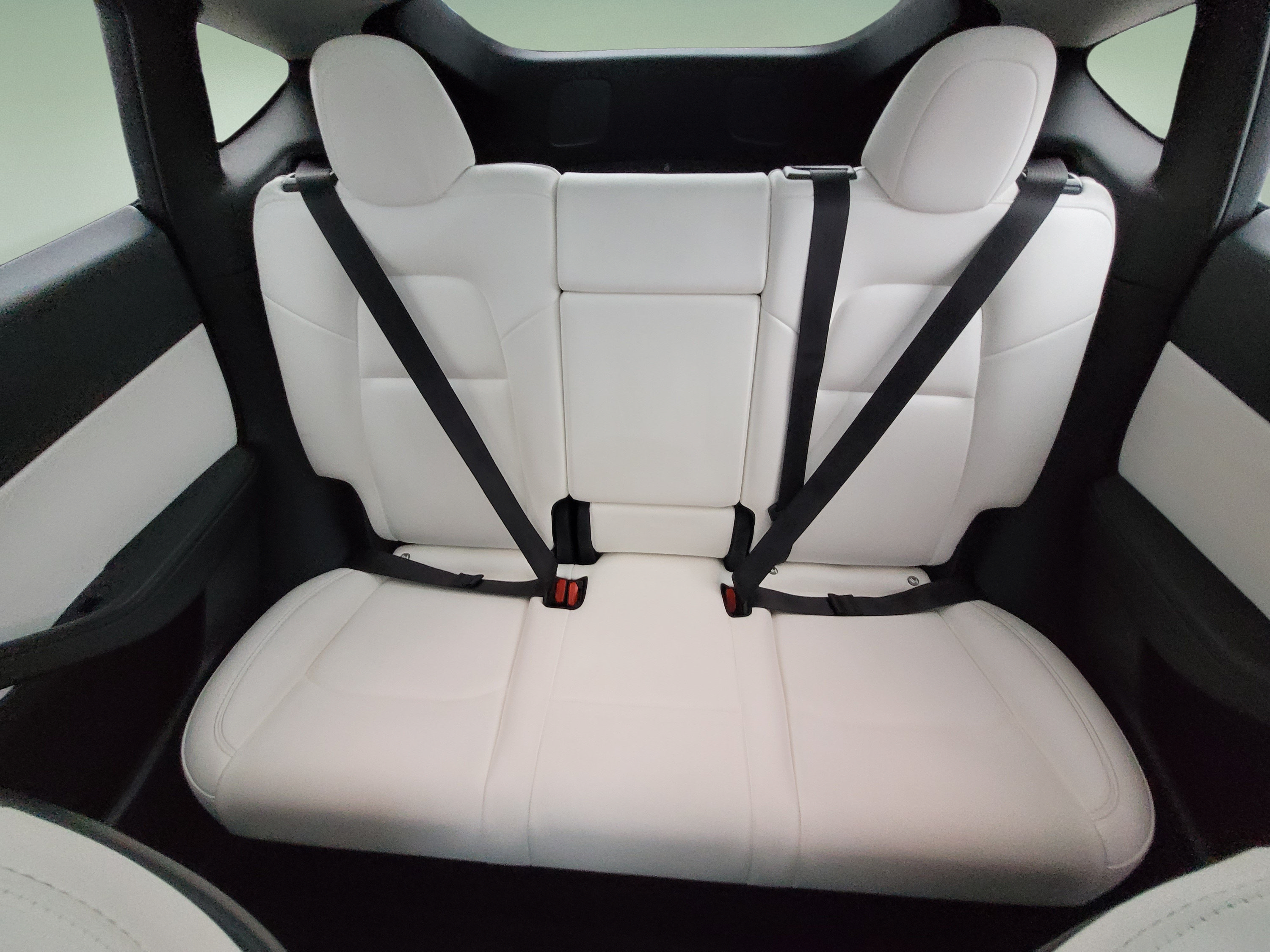 Used 2022 Tesla Model Y Long Range AWD/4WD image 18