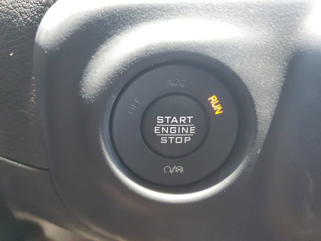 Used 2021 Jeep Wrangler Unlimited Sahara AWD/4WD image 26
