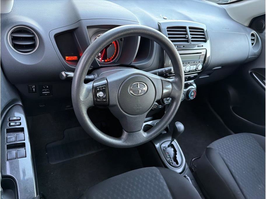 Used 2009 Scion xD image 2