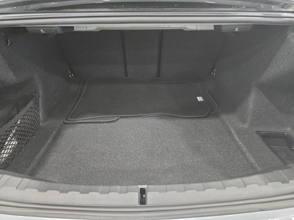 Certified 2024 BMW 330i Sedan w/ M Sport Package RWD image 12
