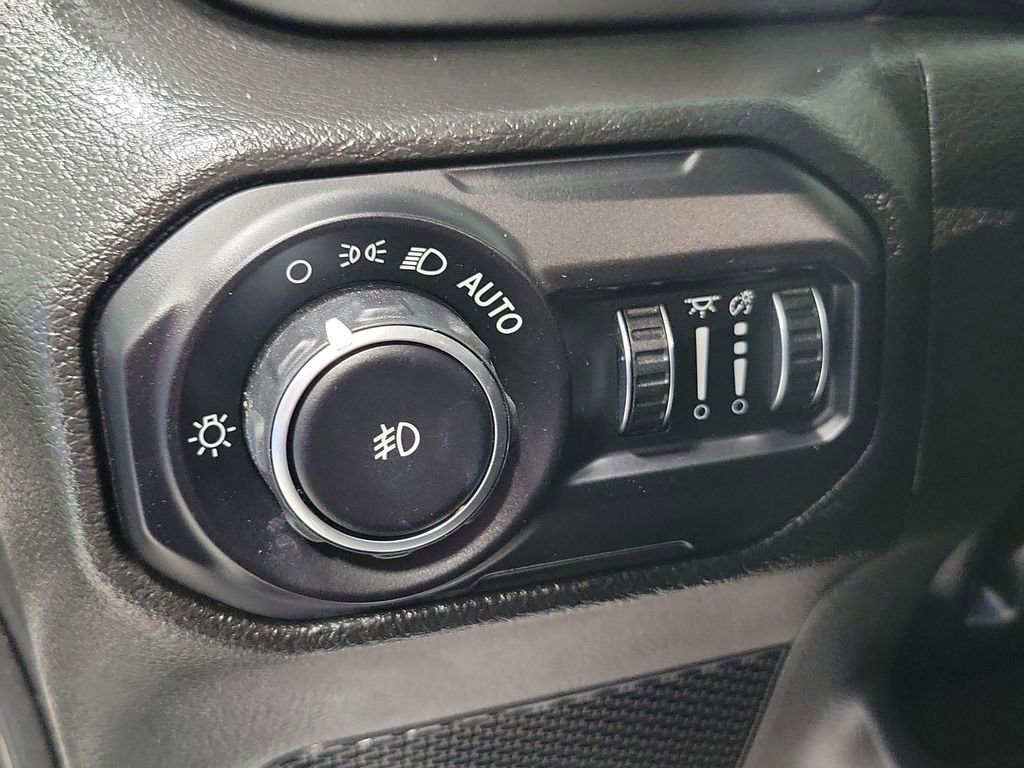 Certified 2022 Jeep Wrangler Unlimited Sahara AWD/4WD image 29