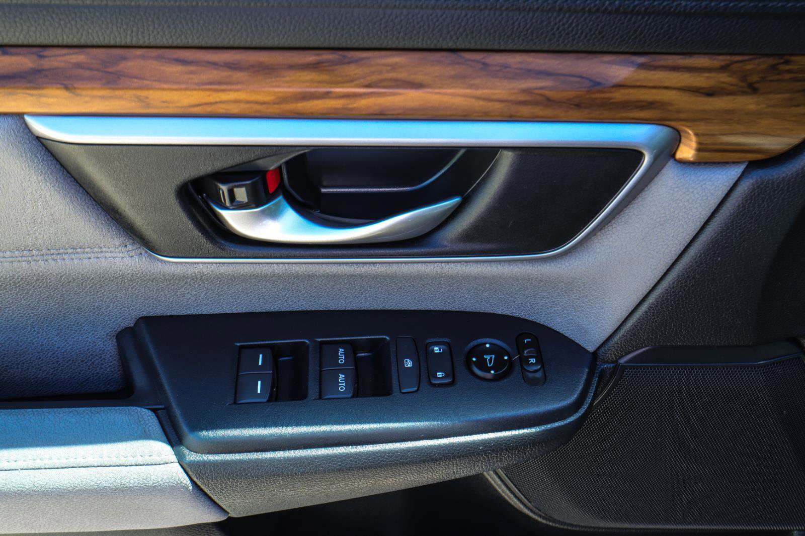 Used 2017 Honda CR-V EX image 37