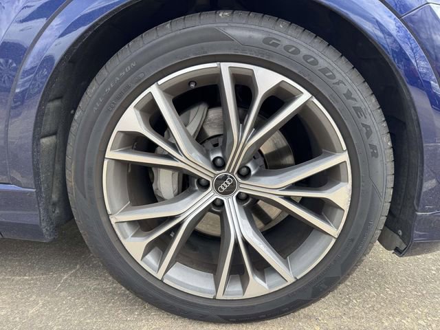 Used 2021 Audi Q8 Prestige w/ Prestige Package image 7
