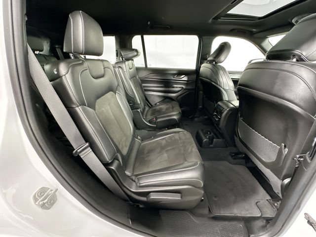 Used 2023 Jeep Grand Cherokee L Laredo AWD/4WD image 29
