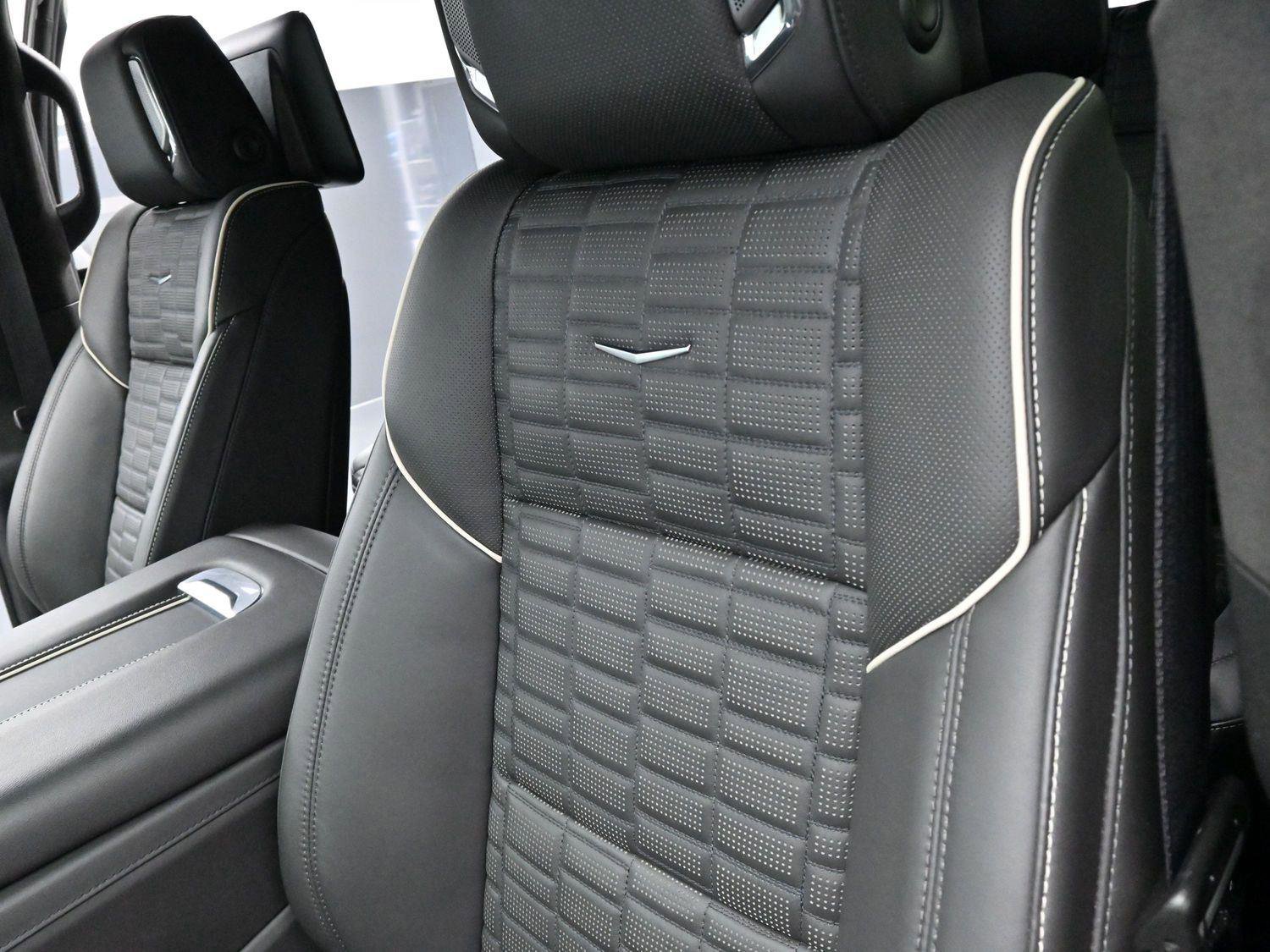 Certified 2024 Cadillac Escalade ESV Premium Luxury Platinum w/ Heavy-Duty Trailer Package image 17