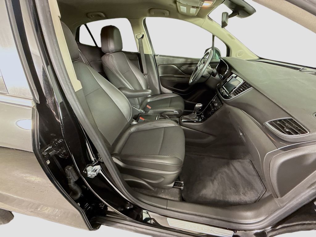 Used 2022 Buick Encore Preferred w/ Safety Package image 18