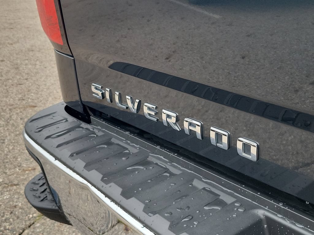 Used 2018 Chevrolet Silverado 1500 LT w/ All Star Edition AWD/4WD image 33
