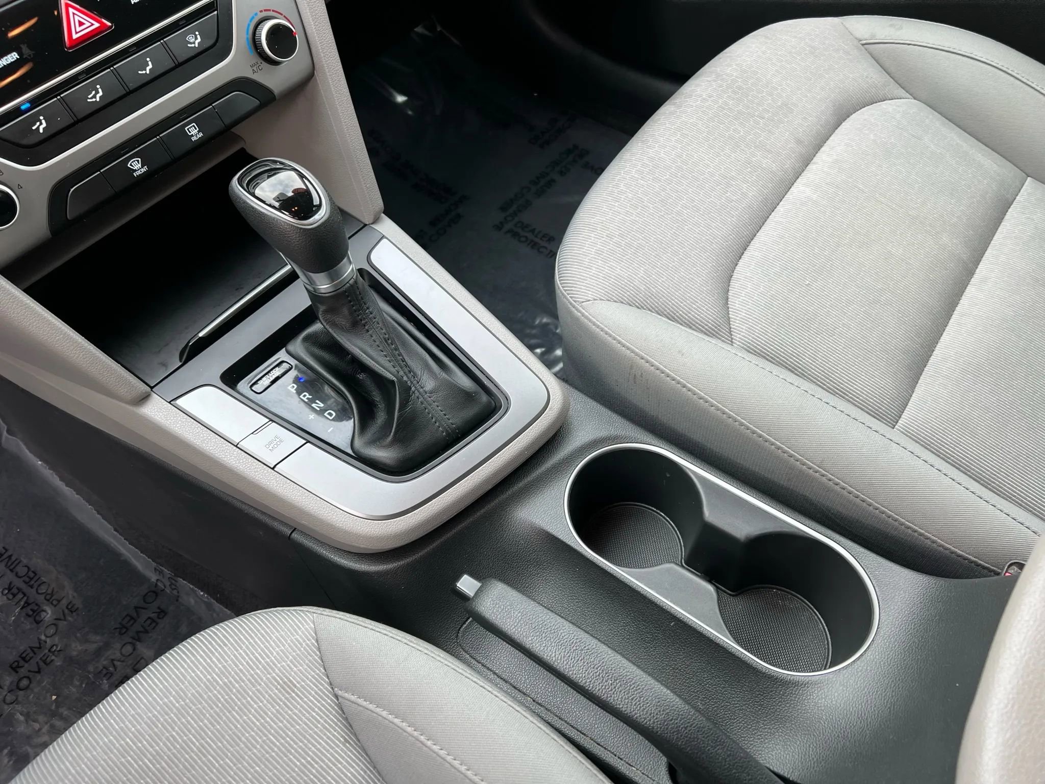 Used 2017 Hyundai Elantra SE image 18