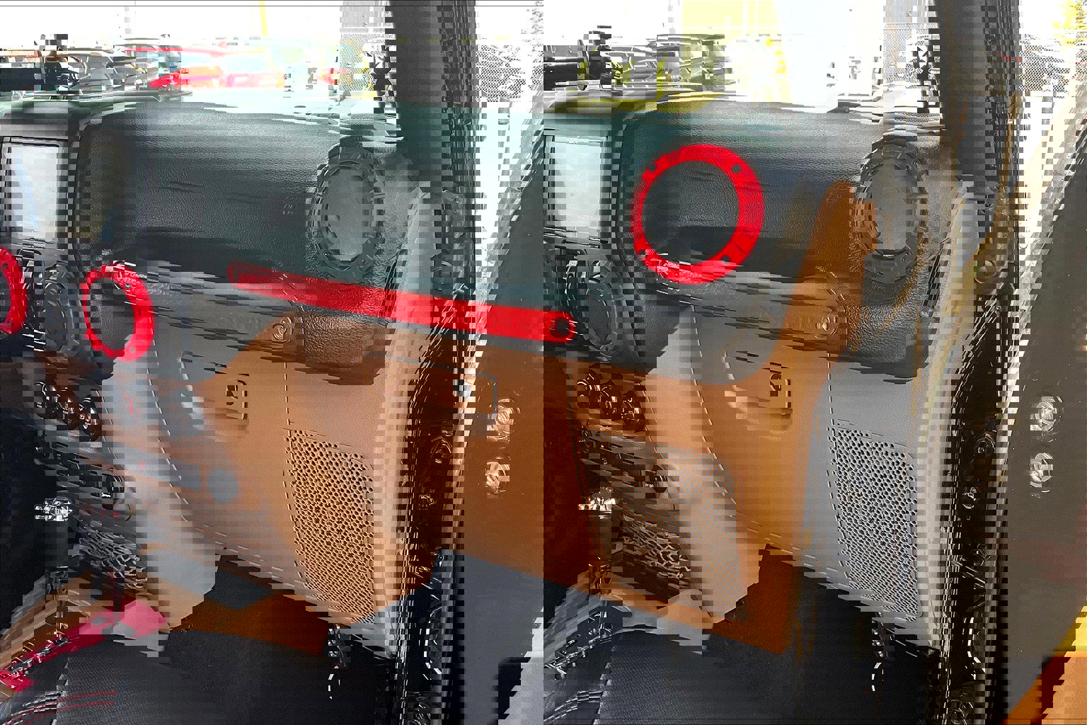 Used 2016 Jeep Wrangler Unlimited Rubicon w/ Connectivity Group image 21