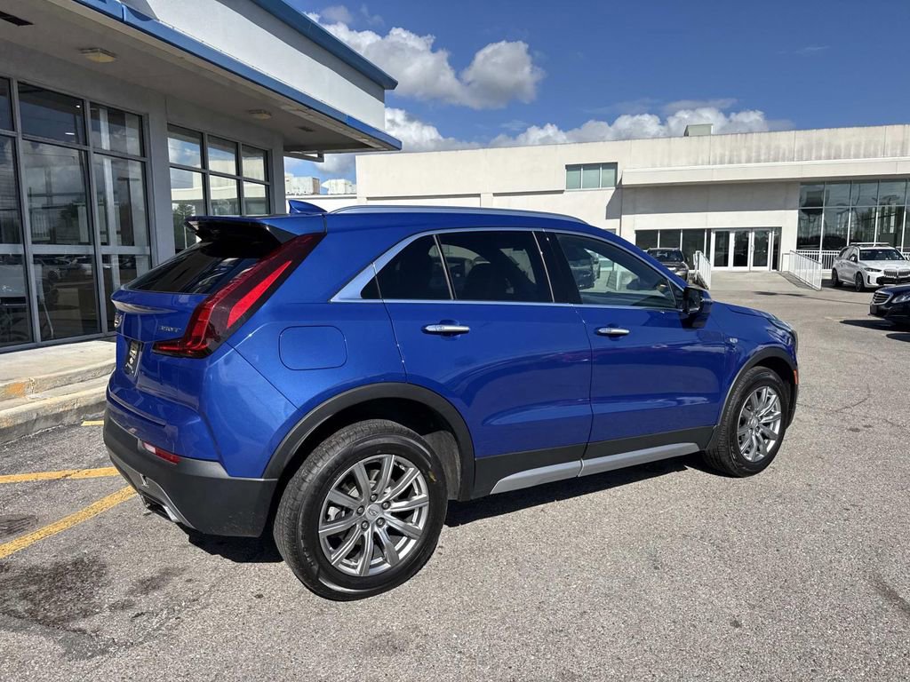 Used 2023 Cadillac XT4 Premium Luxury image 8