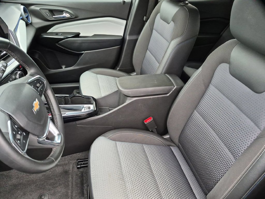 Used 2025 Chevrolet Trax LT w/ LT Convenience Package FWD image 25