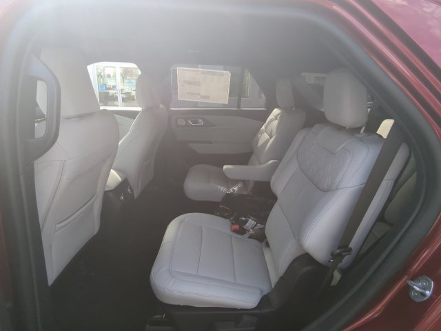 New 2027 Ford Explorer Platinum w/ 3.0L Ultimate Package AWD/4WD image 15