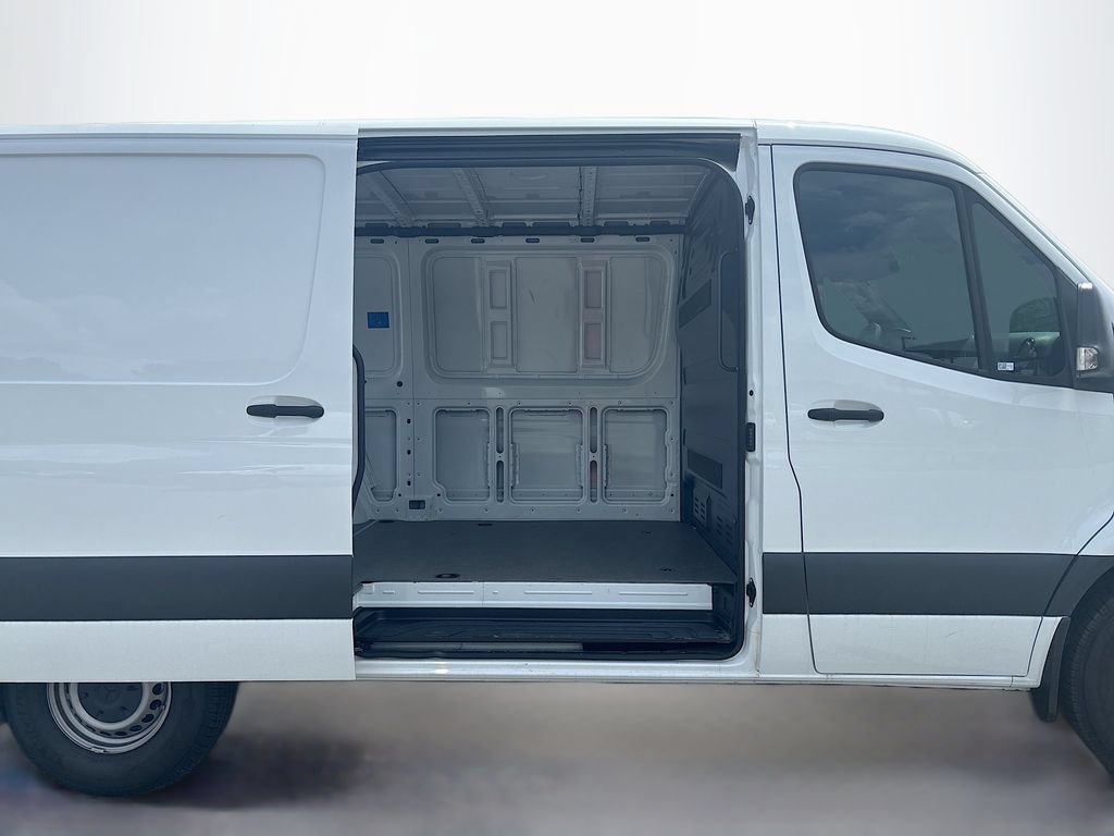 Used 2023 Mercedes-Benz Sprinter 2500 image 9