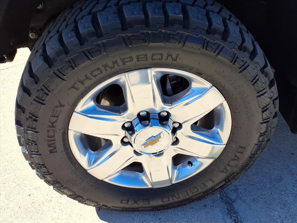 Used 2022 Chevrolet Silverado 2500 LTZ w/ LTZ Plus Package image 9