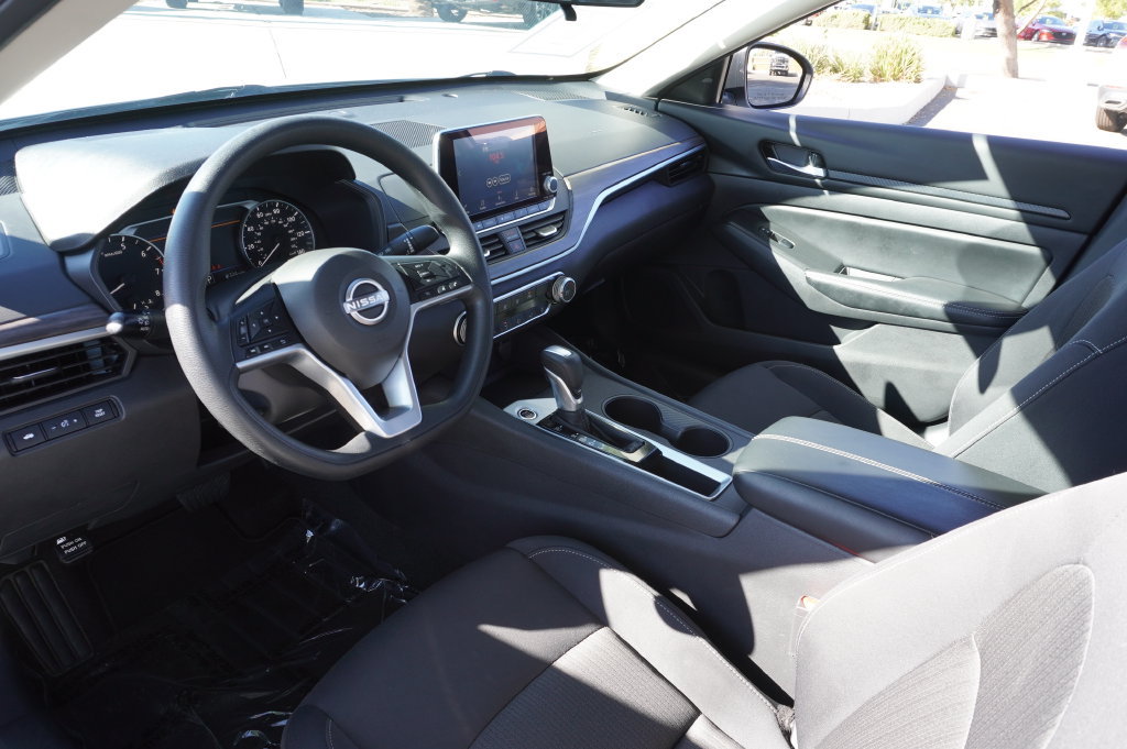 Certified 2025 Nissan Altima 2.5 SV FWD image 16