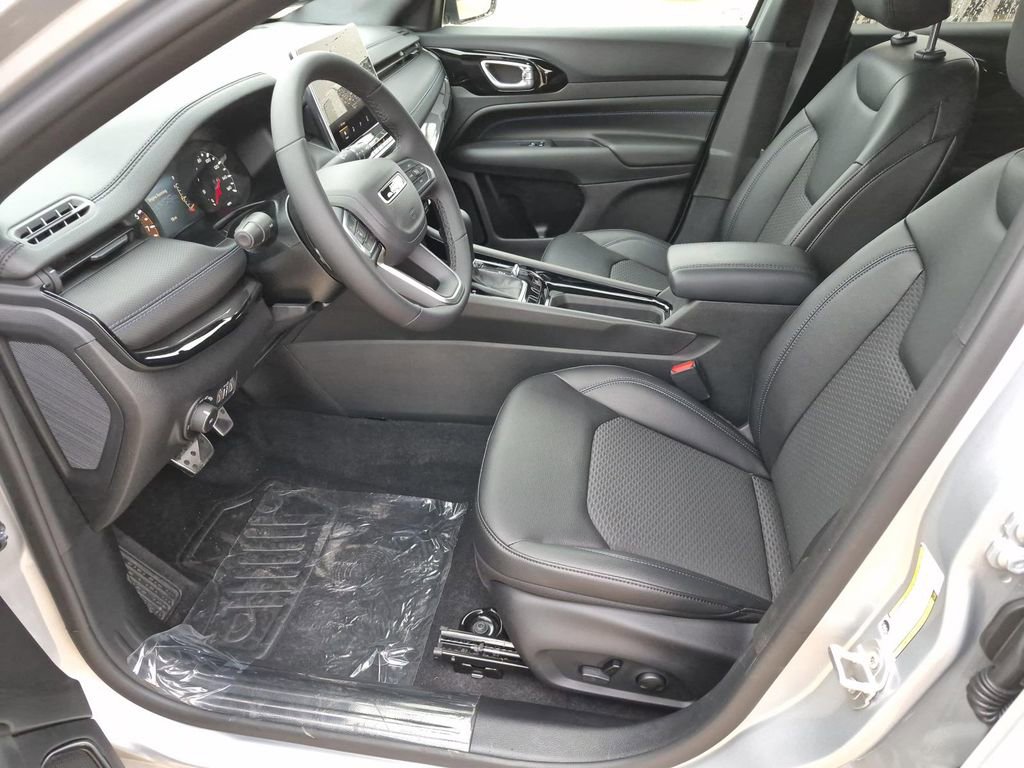 New 2026 Jeep Compass Latitude image 10